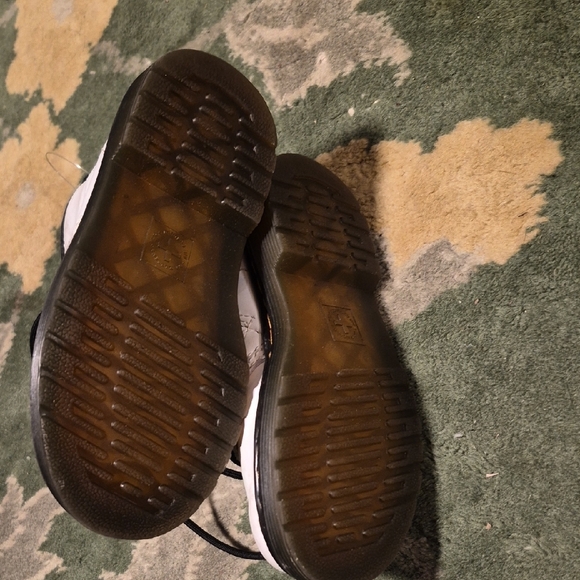 Dr. Martens Kids White and Black Boots - Picture 6 of 6